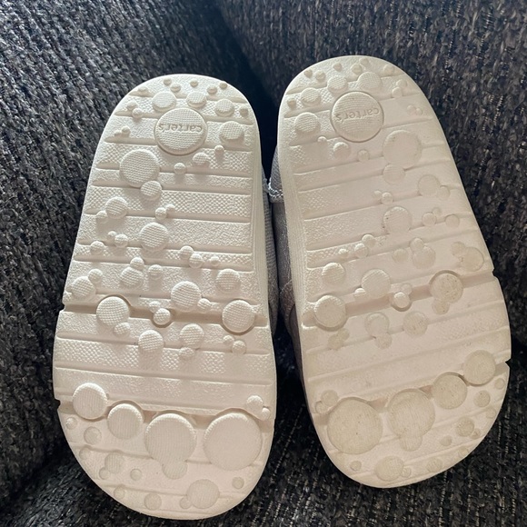 Carter’s Silver Sneakers Baby/Toddler Size 2.5 - Picture 5 of 6